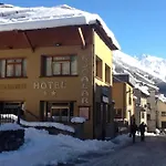 Escalar Hotel 2*