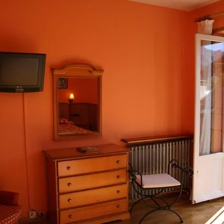 Escalar Hotel